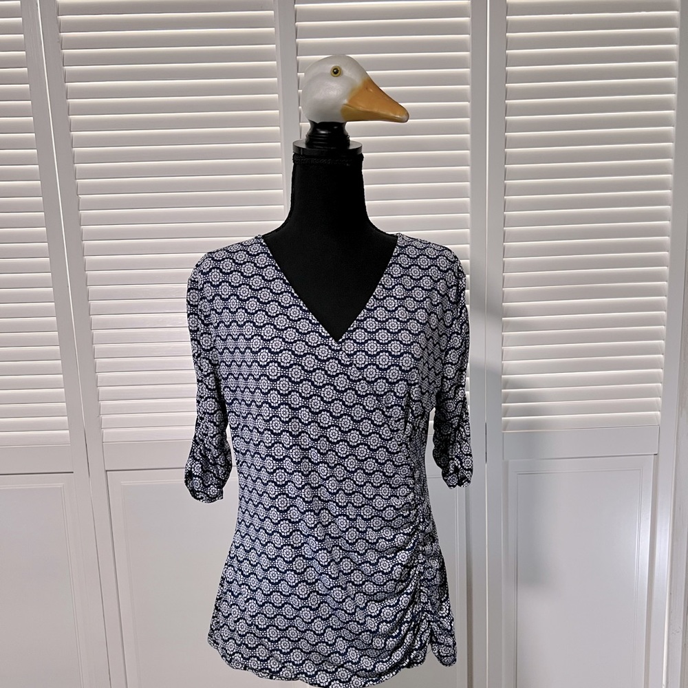 Style & Co navy and white patterned blouse